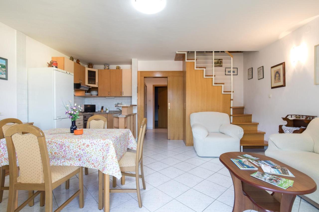 Apartment Glorija With Balcony Baska  Exterior photo