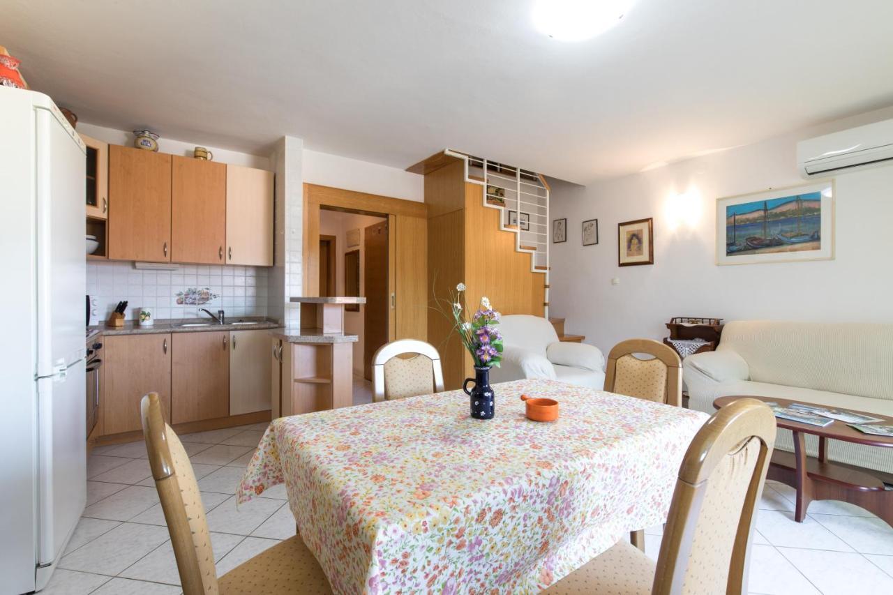 Apartment Glorija With Balcony Baska  Exterior photo